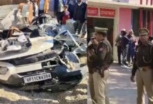 Photo of सहारनपुर में दर्दनाक हादसा, कार पर पलटा डंपर, एक ही परिवार के 7 लोगों की मौत