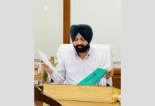 Photo of कैबिनेट मंत्री लालजीत सिंह भुल्लर ने  सौंपे पट्टी में 674 परिवारों को नए घर बनाने के लिए मंजूरी पत्र