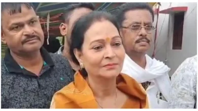 Photo of महनार स्ट्रांग रूम के CCTV बंद होने पर RJD का हंगामा, अनु शुक्ला ने की जांच की मांग, DM ने बताए हालात