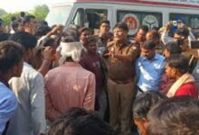 Photo of बेकाबू ट्रक ने 3 लोगों को रौंदा, आक्रोशित लोगों ने किया पुलिस पर पथराव