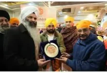 Photo of गुरु तेग बहादुर के 350वीं शहीदी: श्रीनगर में आयोजित नगर कीर्तन में शामिल हुए केजरीवाल