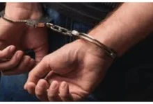 Photo of तरनतारन में अंतरराष्ट्रीय हथियार तस्करी गिरोह का पर्दाफाश, पाकिस्तान से जुड़े दो तस्कर गिरफ्तार