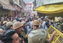 Photo of दालमंडी में चौड़ीकरण कार्य में बाधा डालने पर 32 लोगों के खिलाफ मुकदमा दर्ज