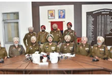Photo of अमृतसर पुलिस ने विदेशी नेटवर्क से जुड़े 3 ड्रग तस्करों को किया गिरफ्तार, 4.083 किग्रा ICE और 1.032 किग्रा हेरोइन बरामद