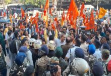 Photo of दिल्ली में VHP ने बांग्लादेश हाई-कमीशन के सामने प्रदर्शन किया, दीपू चंद्र की हत्या का जताया विरोध