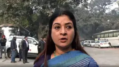 Photo of उन्नाव पीड़िता के समर्थन में अलका लांबा सुप्रीम कोर्ट पहुंचीं, पुलिस ने रोका