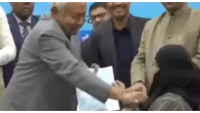 Photo of सीएम नीतीश कुमार पर महिला का हिजाब हटाने का आरोप, RJD और कांग्रेस ने उठाए सवाल