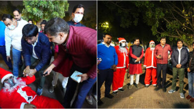 Photo of दिल्ली के प्रदूषण से सेंटा क्लॉज हुए बीमार, मास्क पहन AAP नेताओं संग कनॉट प्लेस में बांटी टॉफी