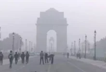 Photo of दिल्ली में कोहरे का असर, 7 डिग्री पहुंचा पारा, नए साल पर बारिश और बर्फबारी का अलर्ट