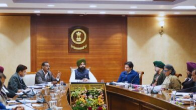 Photo of लालजीत सिंह भुल्लर की अध्यक्षता में ऐतिहासिक बैठक, पंजाब में स्मार्टफोन और एम्बुलेंस के लिए बड़ा फंडिंग ऐलान