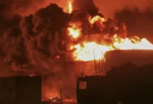 Photo of यमन पर सऊदी अरब का बड़ा हवाई हमला, मुकल्ला में भड़की भीषण आग, आपातकाल घोषित