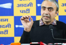 Photo of ठंड में फर्श पर पढ़ने को मजबूर बच्चे, अनुराग ढांडा का भाजपा सरकार पर बड़ा हमला