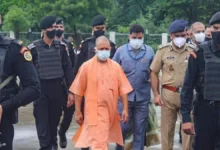 Photo of CM योगी की सुरक्षा में सेंध, सुरक्षा घेरा तोड़ मंच तक पहुंचा युवक