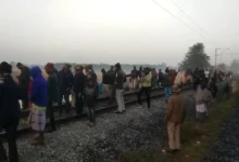 Photo of असम में राजधानी एक्सप्रेस हाथियों से टकराई; पांच डिब्बे और इंजन पटरी से उतरे,यात्री सुरक्षित