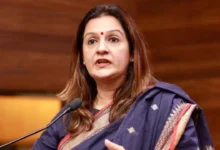 Photo of बिहार हिजाब विवाद : प्रियंका चतुर्वेदी ने नीतीश कुमार पर महिलाओं के सम्मान और स्वतंत्रता पर उठाया सवाल