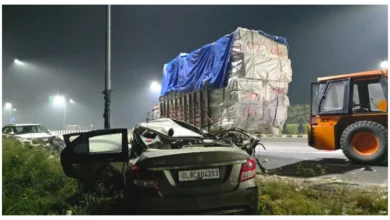 Photo of अमरोहा में सड़क हादसा : तेज रफ्तार कार डीसीएम से टकराई, चार डॉक्टर छात्र की मौत