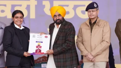 Photo of CM मान ने 1,746 पुलिस कांस्टेबलों को सौंपे नियुक्ति पत्र, मान सरकार के कार्यकाल में अब तक 63,027 नियुक्तियाँ