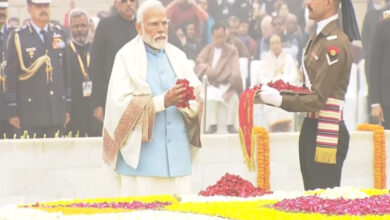 Photo of महात्मा गांधी की पुण्यतिथि : पीएम मोदी ने दी श्रद्धांजलि, CM योगी ने बताए बापू के आदर्श