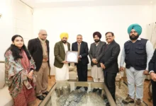 Photo of सीएम भगवंत मान ने की हवाई उड़ानें बढ़ाने की वकालत, 19 करोड़ का सौंपा लाभांश चेक