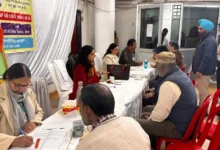 Photo of कर्मचारियों को बीमारियों संबंधी जागरुक करने के लिये पंजाब सिविल सचिवालय में आयुष मेडिकल कैंप आयोजित