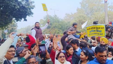 Photo of गुरु साहिब के अपमान पर ‘‘AAP’’ का गुस्सा, कपिल मिश्रा से मांगा इस्तीफा