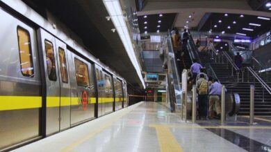 Photo of Delhi Metro में पेशाब की घटना, क्या वाकई में सही थी उस शख्स की स्थिति?