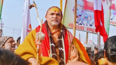 Photo of क्या अब थम जाएगा विवाद, शंकराचार्य से माफी मांगेगा प्रयागराज प्रशासन- शिष्य का दावा