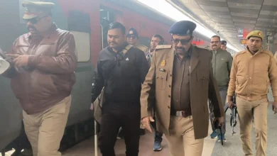 Photo of मऊ रेलवे स्टेशन पर ट्रेन में बम की सूचना, ट्रेन खाली कराई, जांच जारी