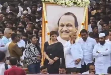 Photo of अजित पवार का अंतिम संस्कार बारामती में, राजकीय सम्मान के साथ दी गई अंतिम विदाई