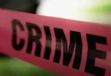 Photo of दिल्ली में ट्रिपल मर्डर, एक युवक मां, भाई और बहन की हत्या कर पहुंचा थाने, बताई ये वजह