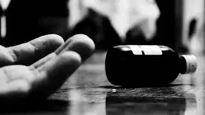 Photo of दंपति ने जहर खाकर की आत्महत्या, तीन बच्चों को भी दिया जहर, अब कौन होगा मासूमों का पालनहार?