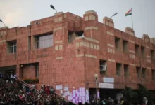 Photo of विवादित नारेबाजी पर जेएनयू प्रशासन की सख्त कार्रवाई, शामिल छात्रों की होगी सस्पेंशन और निष्कासन