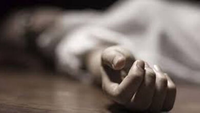 Photo of प्रयागराज में रिटायर्ड IAS अधिकारी के बेटे ने की आत्महत्या, 2 महीने पहले हुई थी लव मैरिज शादी