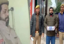 Photo of प्रयागराज में नकली दरोगा बनकर घूम रहा जीशान जाकिर तमंचे के साथ गिरफ्तार