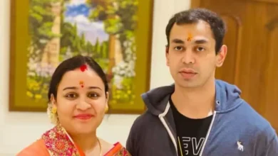 Photo of प्रतीक यादव की तलाक पोस्ट के बाद अपर्णा यादव की टीम ने बंद किया सोशल मीडिया कमेंट सेक्शन