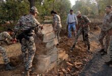 Photo of महाराष्ट्र के गढ़चिरौली में नक्सलियों और पुलिस की मुठभेड़ में 3 नक्सली ढेर