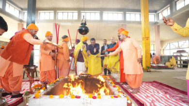 Photo of महाशिवरात्रि पर केजरीवाल और भगवंत सिंह मान ने रणकेशवर महादेव मंदिर में माथा टेका और पंजाब की शांति एवं खुशहाली के लिए प्रार्थना की