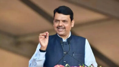 Photo of फडणवीस ने एनसीपी विलय पर सवाल उठाया, अरविंद सावंत ने BJP को घेरा