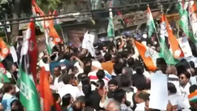 Photo of UP में कांग्रेस का विरोध प्रदर्शन : मनरेगा और कानून व्यवस्था को लेकर टकराव, पुलिस ने लाठीचार्ज किया