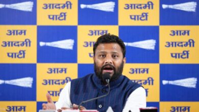 Photo of Delhi Murder Case : दिल्ली में अपराधी बेखौफ, नाबालिग बेटे को बचाने गए पिता की हत्या- कुलदीप कुमार