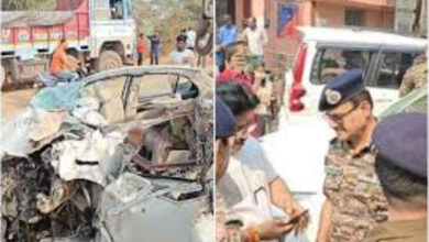 Photo of छत्तीसगढ़ के धमतरी जिले में भीषण सड़क हादसा, ट्रक से टकराई कार, चार जवानों की मौत