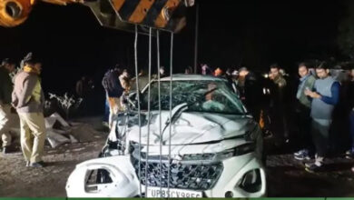 Photo of मथुरा में दर्दनाक हादसा, शादी में जा रहे चार युवकों की कार नहर में गिरी, मौके पर मौत