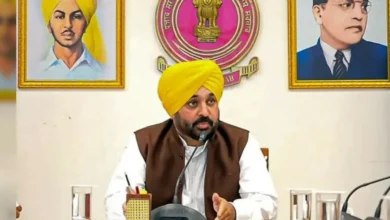 Photo of पंजाब सरकार का बड़ा एक्शन : आंगनबाड़ी मोबाइल योजना में लापरवाही पर 2 वरिष्ठ IAS अधिकारी सस्पेंड