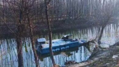 Photo of Srinagar Bus Accident : श्रीनगर में CRPF की बस नहर में गिरी, सात जवान घायल, कई जवानों को आई चोटें