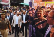 Photo of वाराणसी कोर्ट को बम से उड़ाने की धमकी, जिला जज बाहर आए, 200 पुलिसकर्मी सर्च ऑपरेशन में जुटे