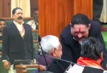 Photo of जेल से आकर अनंत सिंह ने ली MLA पद की शपथ, नीतीश कुमार के छुए पैर, विपक्ष पर साधा निशाना