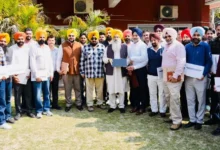 Photo of बीज प्रमाणीकरण के लिए डिजीटाईज़ेशन की तरफ बड़ा कदम, खुडियां ने अधिकारियों को सौंपे 40 टेबलेट्स