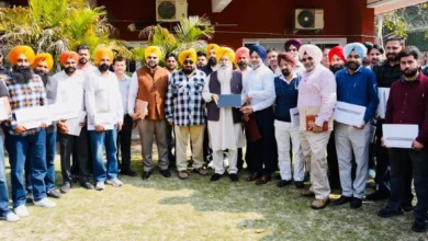 Photo of बीज प्रमाणीकरण के लिए डिजीटाईज़ेशन की तरफ बड़ा कदम, खुडियां ने अधिकारियों को सौंपे 40 टेबलेट्स