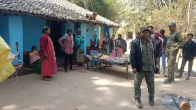 Photo of डायन होने के शक में मां‑बेटे को पेट्रोल डालकर जलाया, गंभीर रूप से झूलसे पति का इलाज जारी