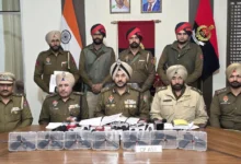 Photo of अमृतसर में सरहद पार से चल रहे हथियार तस्करी नेटवर्क के 3 गुर्गे 7 पिस्तौलों सहित गिरफ्तार